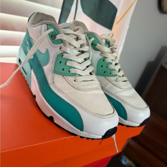 Nike Air Max White and Turquoise Sneakers - Picture 2 of 6